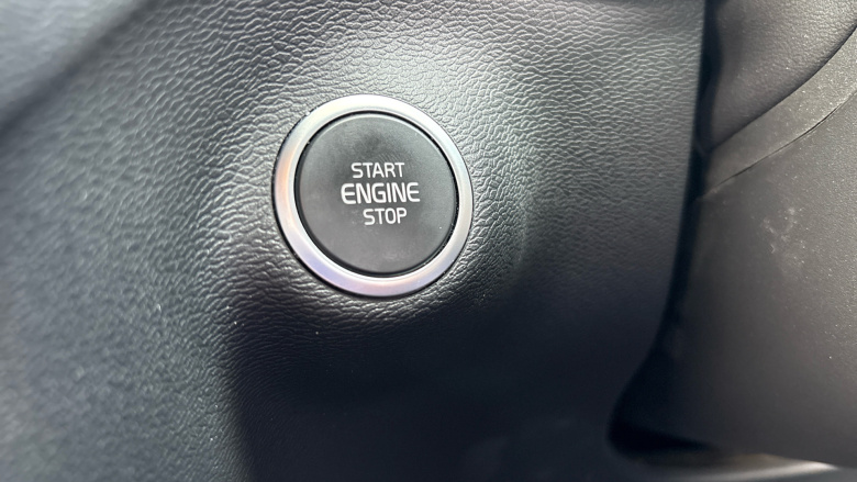 Volvo XC40 2.0 B3P Plus Dark 5dr Auto Petrol Estate